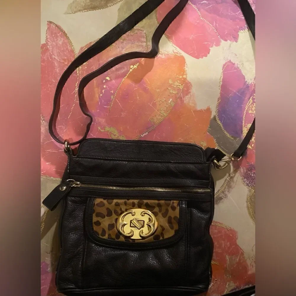🎁Women’s EMMA FOX Leather Fashion Designer Handbag with Metal Decor 🛍️